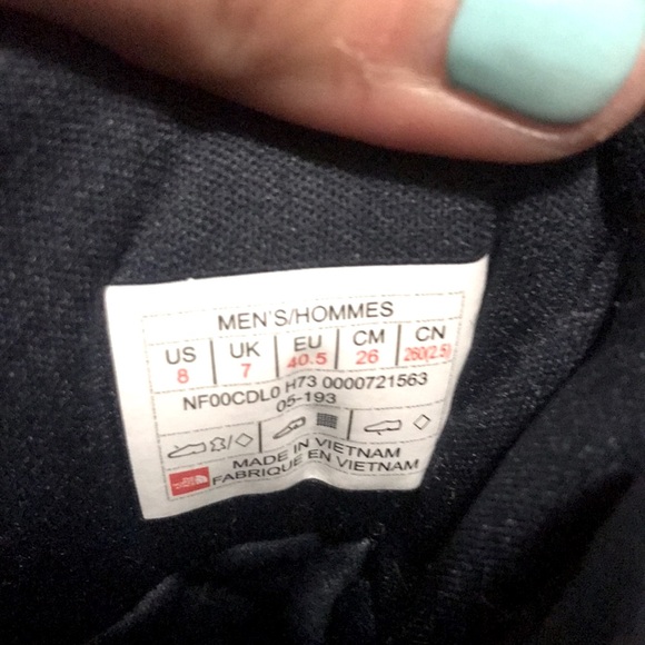 Gray north face boots . - Picture 4 of 5